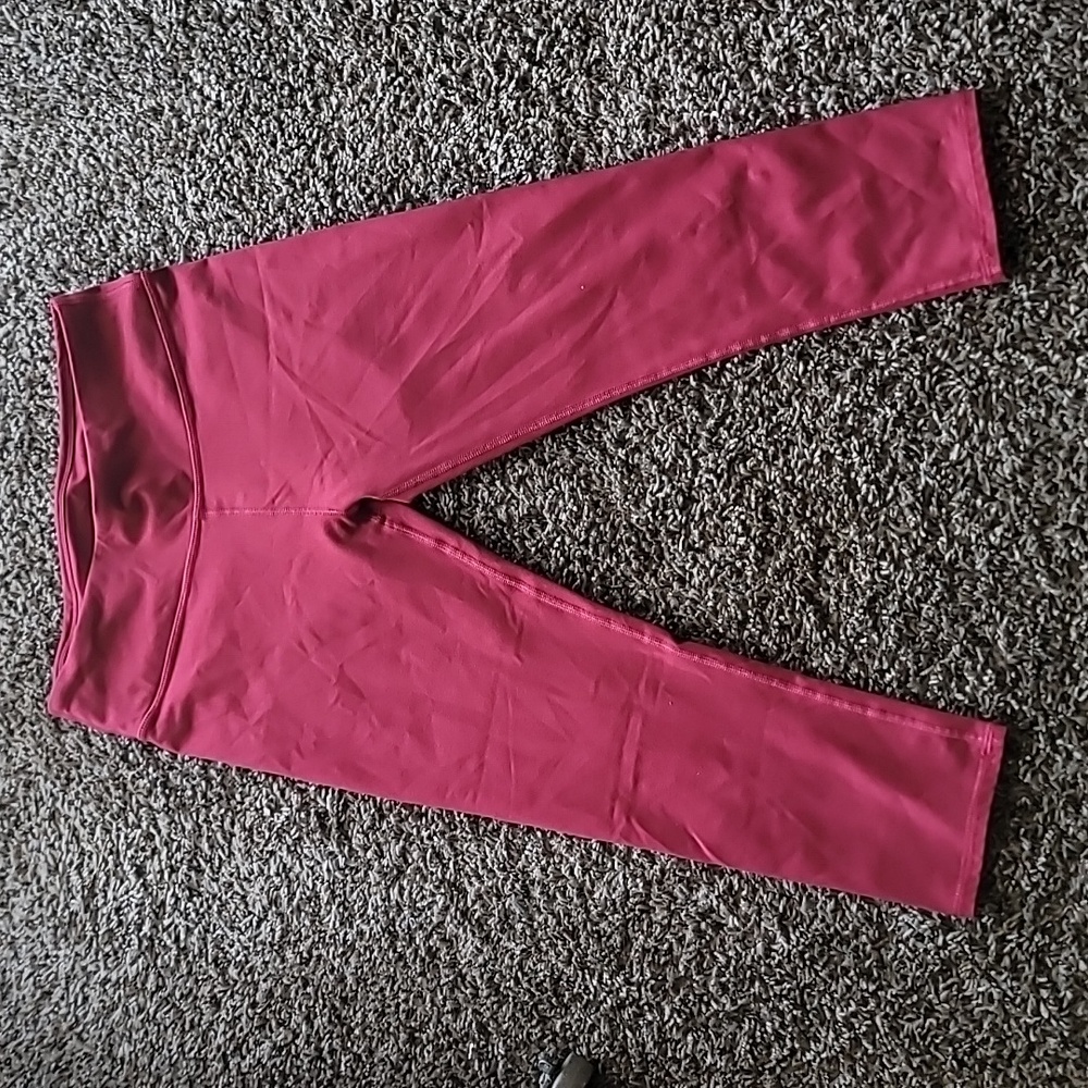 Maroon Fabletics Cropped Leggings